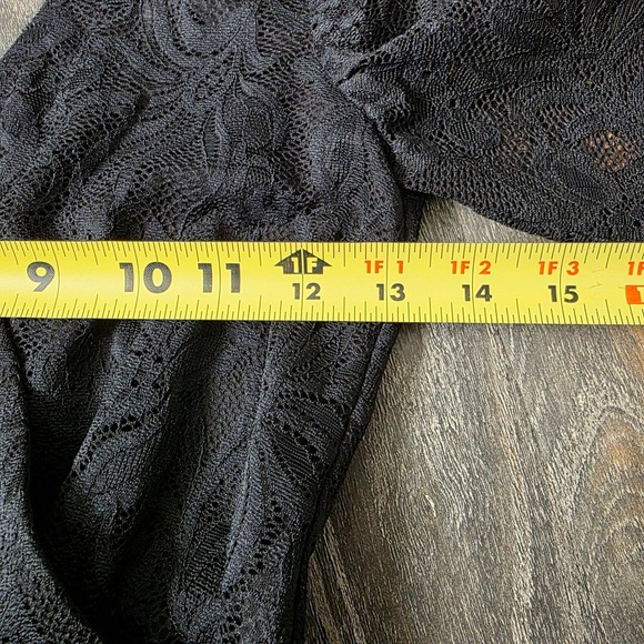 Francescas Mi ami Lace Wrap Romper Black Short Sleeve Tie Waist XXS - Picture 2 of 8